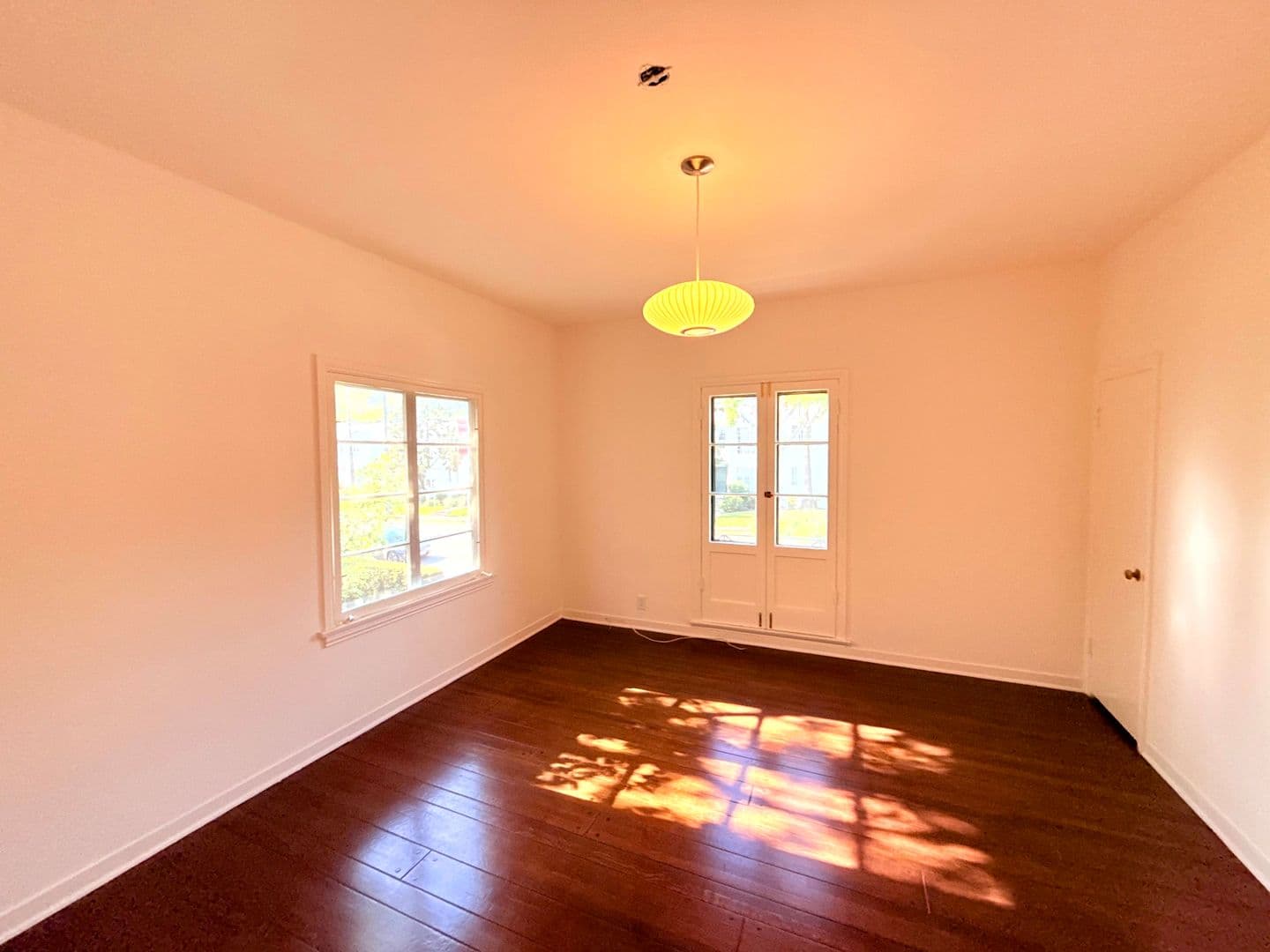 Los Angeles Apartment: 7660 Hollywood Boulevard
