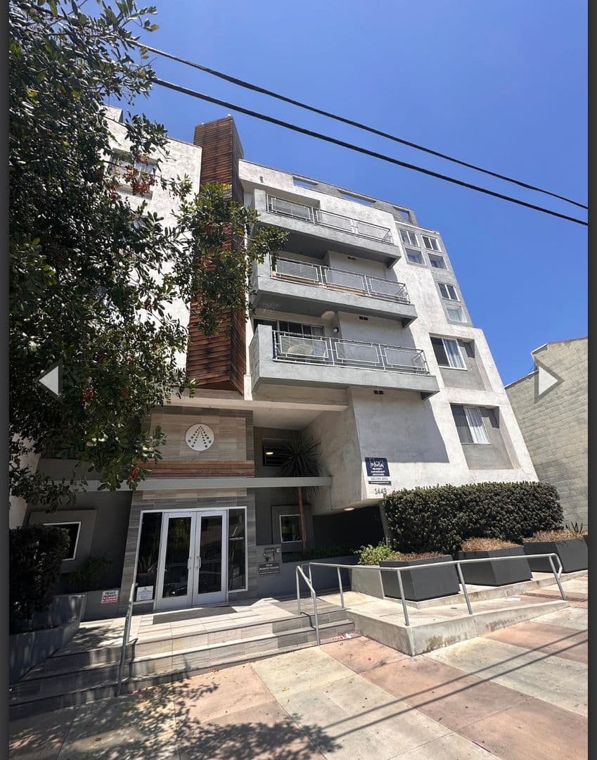 Los Angeles Apartment: 1443 N. Fuller Avenue