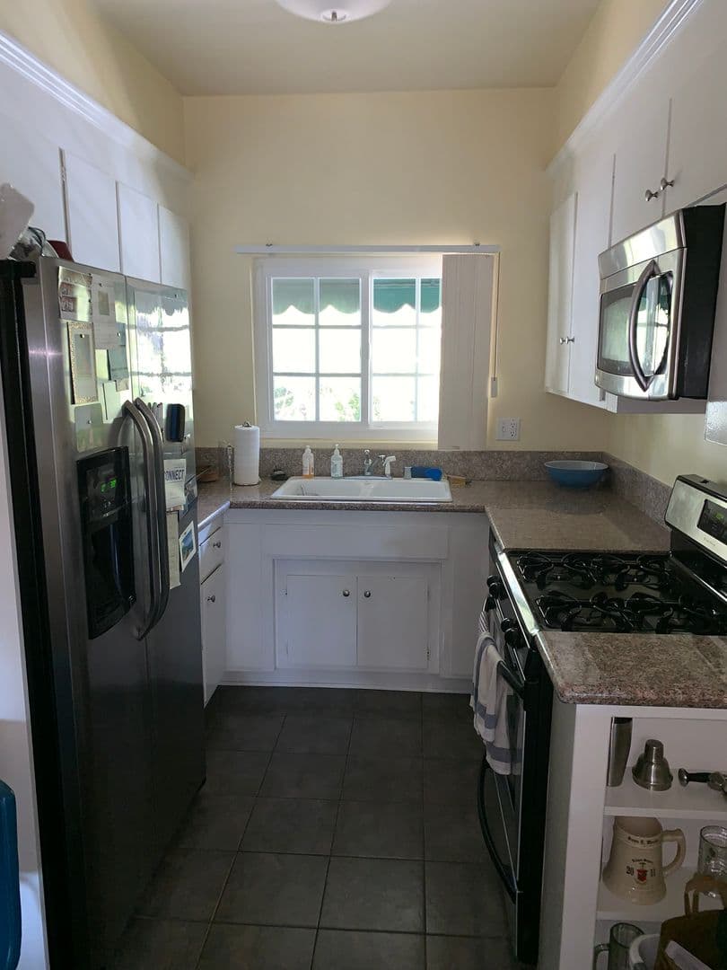 West Hollywood Apartment: 8130 Norton Ave