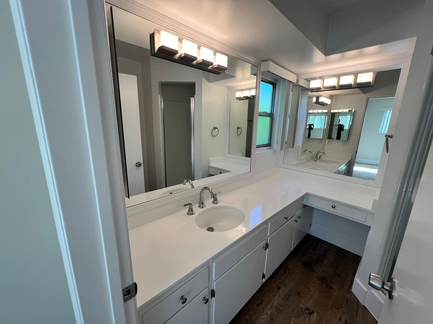 Sherman Oaks Apartment: 4647 Vista Del Monte