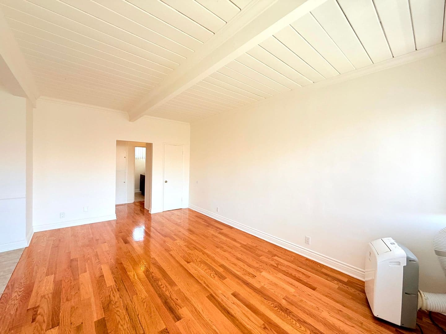 Los Angeles Apartment: 1376 N. Serrano Avenue