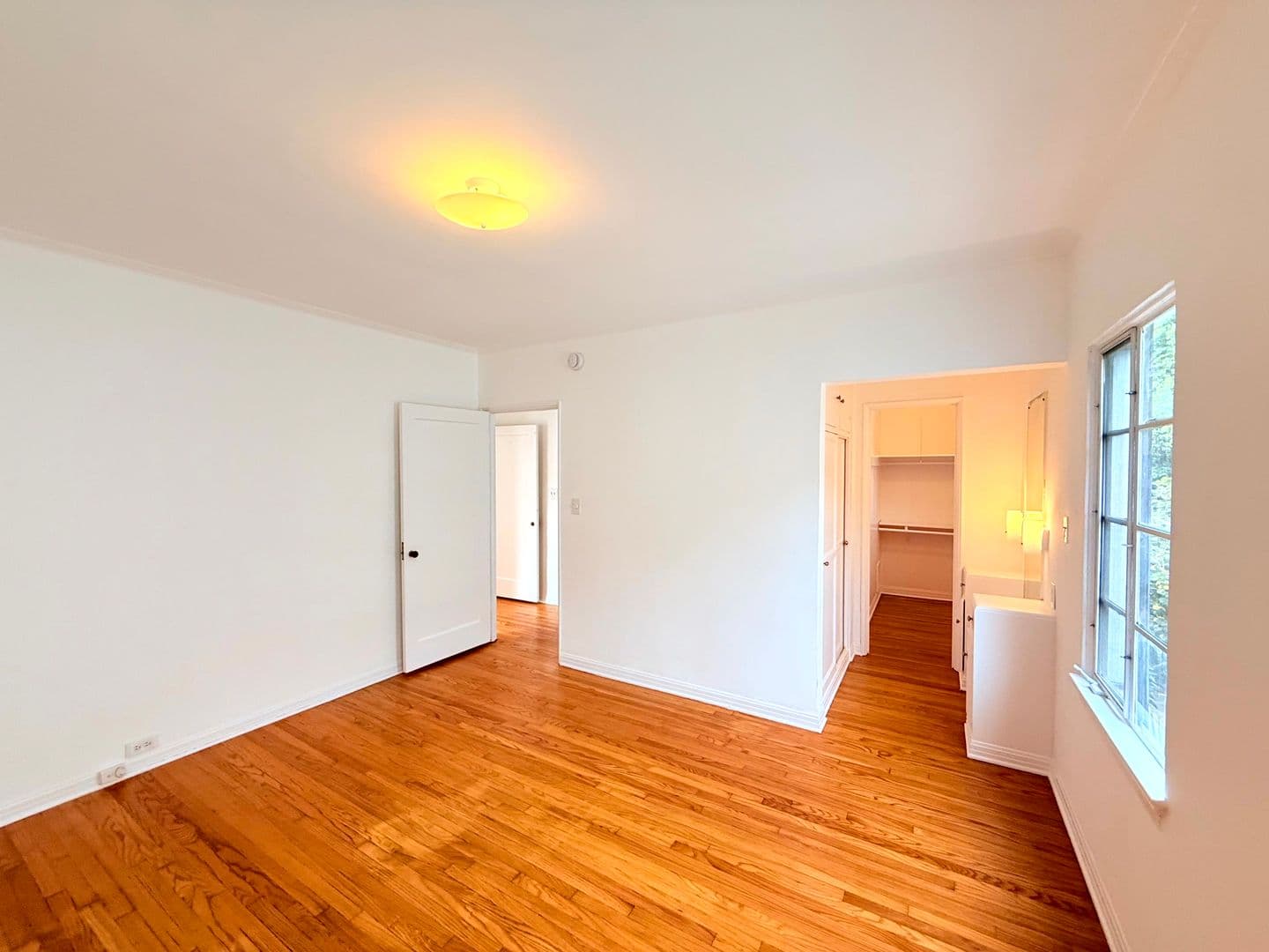 Los Angeles Apartment: 3919 W. 8th Street