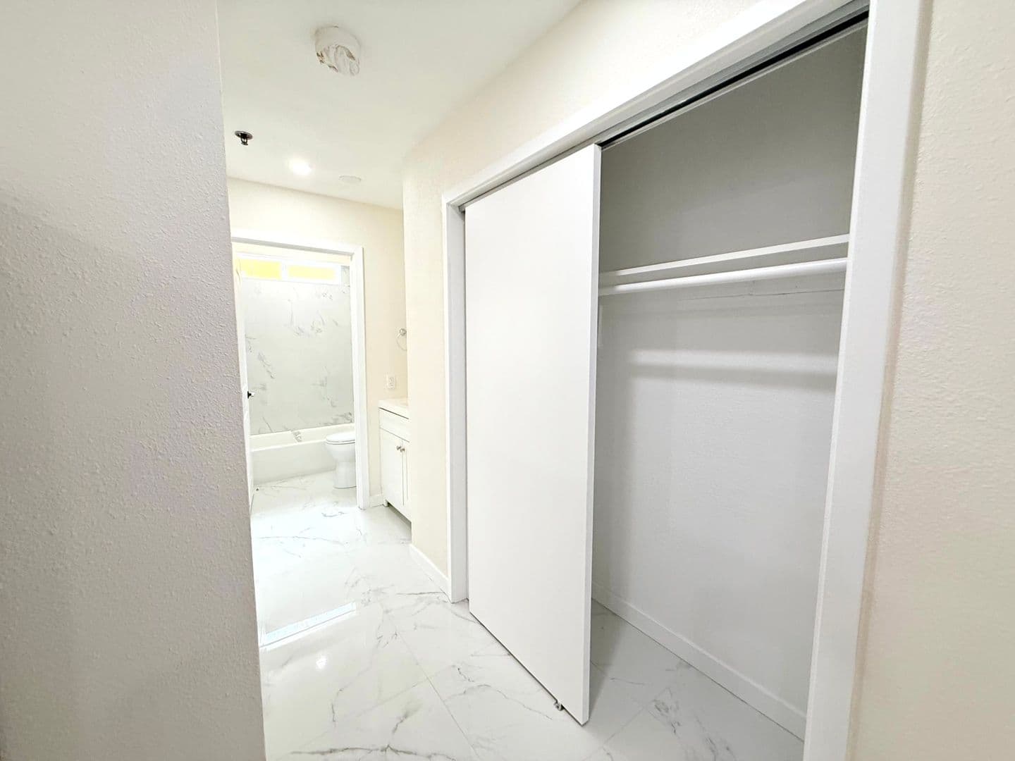Los Angeles Apartment: 432 N Kingsley Dr.