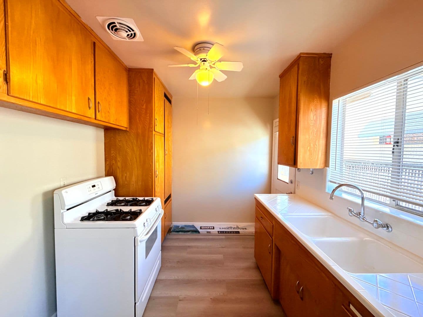 Burbank Apartment: 318 N. 7th St.
