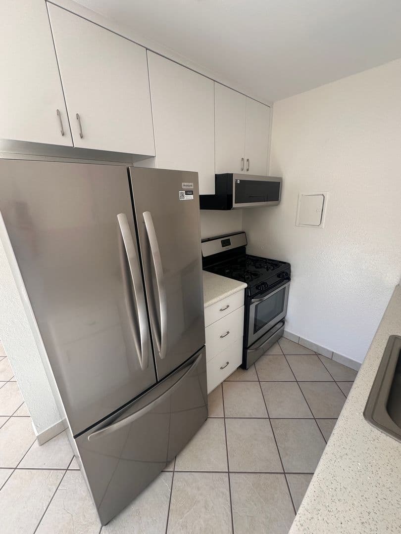 Sherman Oaks Apartment: 5344 Circle Drive