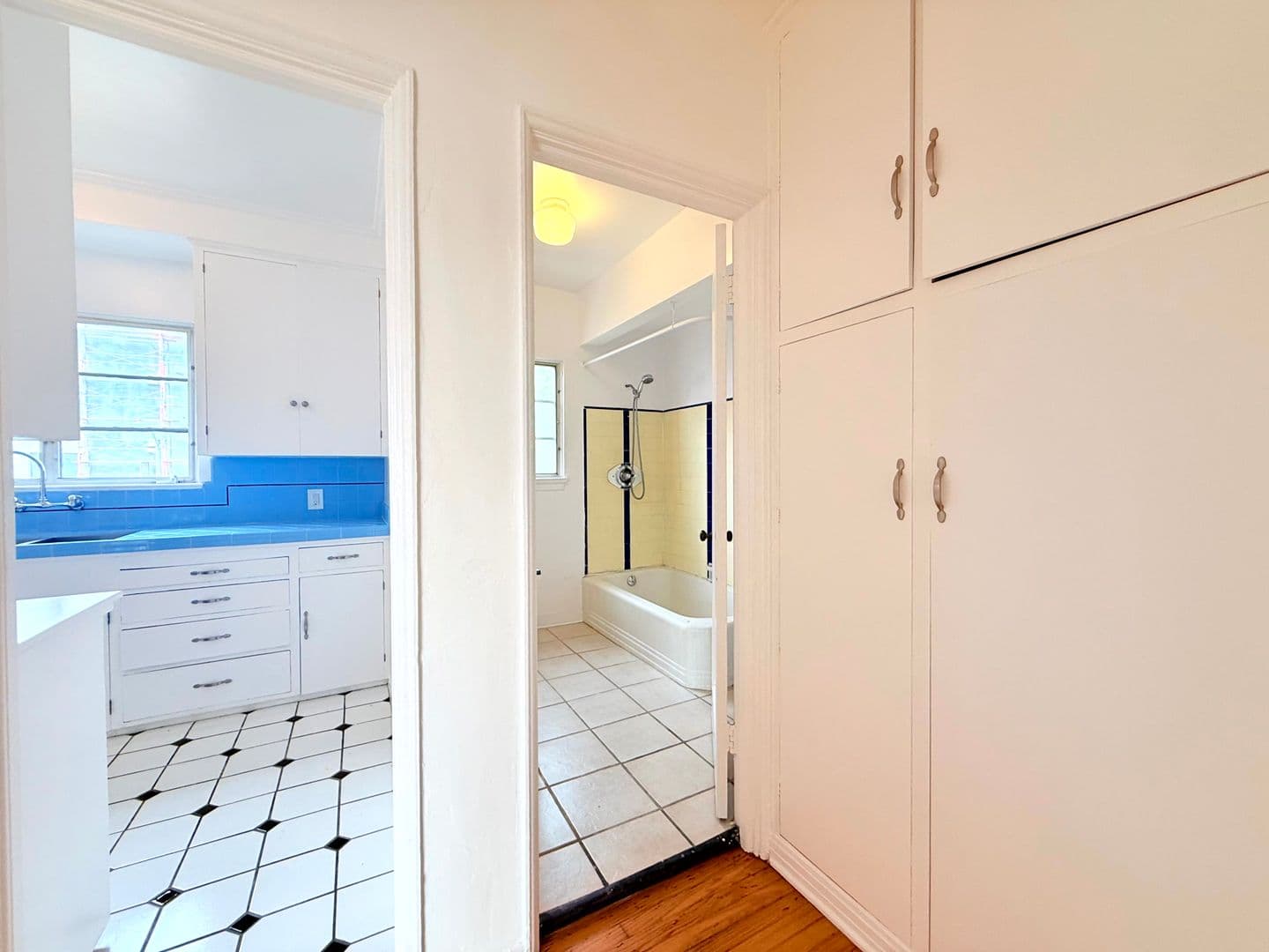 Los Angeles Apartment: 3919 W. 8th Street