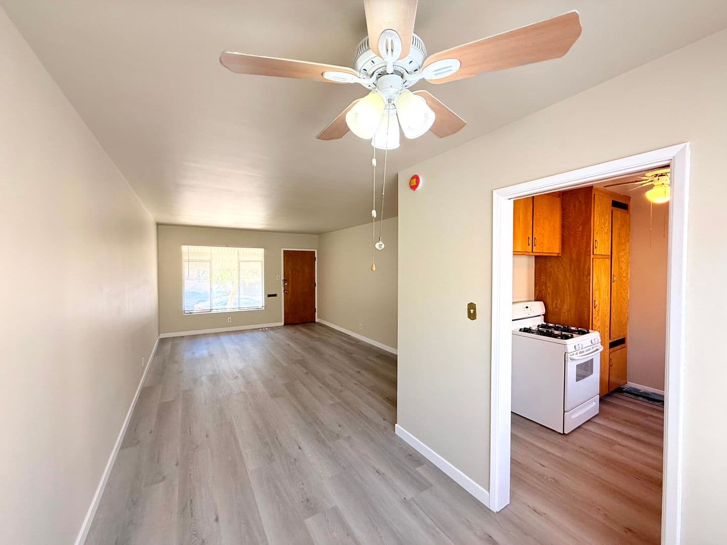 Burbank Apartment: 318 N. 7th St.