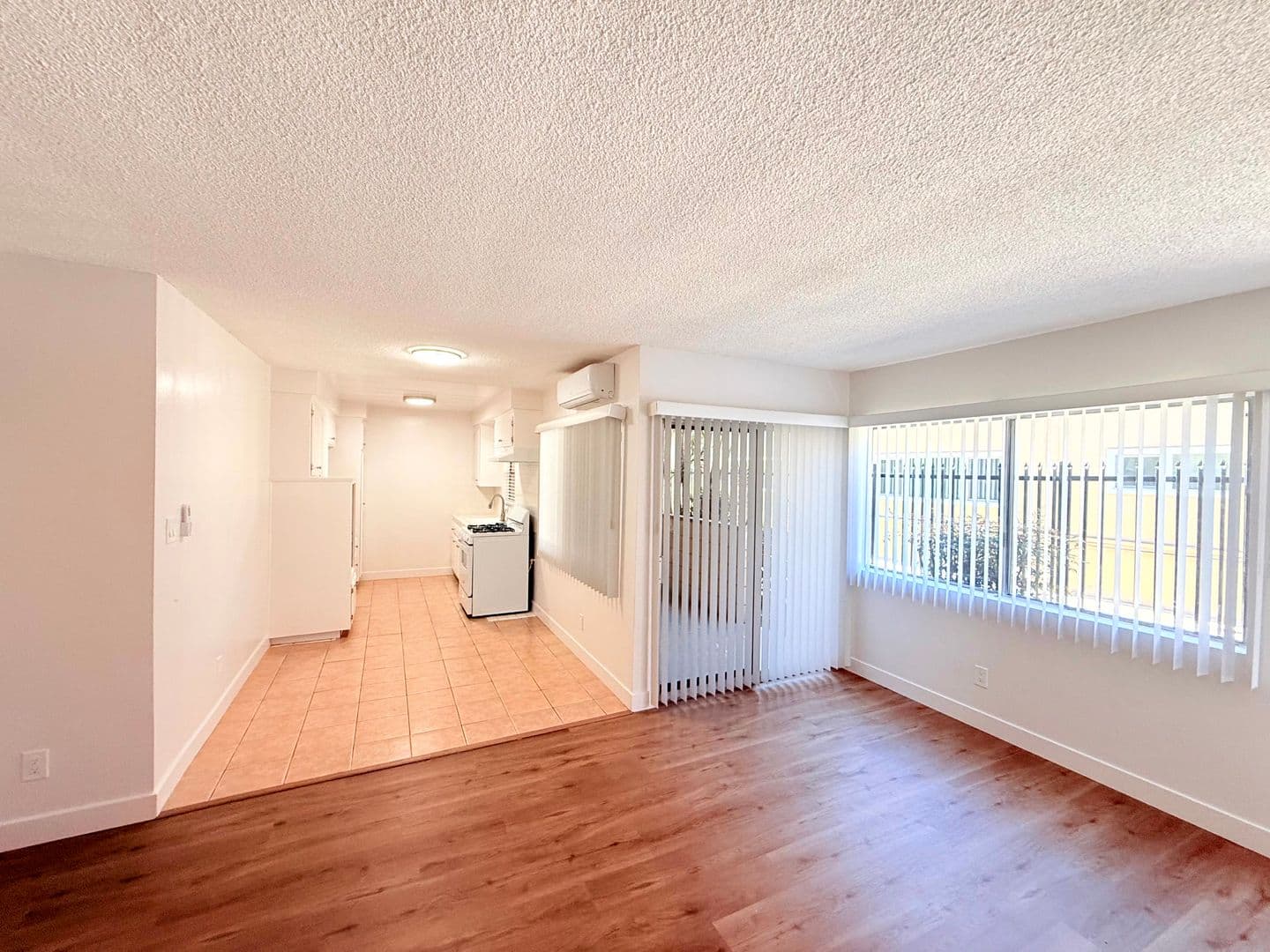 Inglewood Apartment: 853 W Beach Avenue
