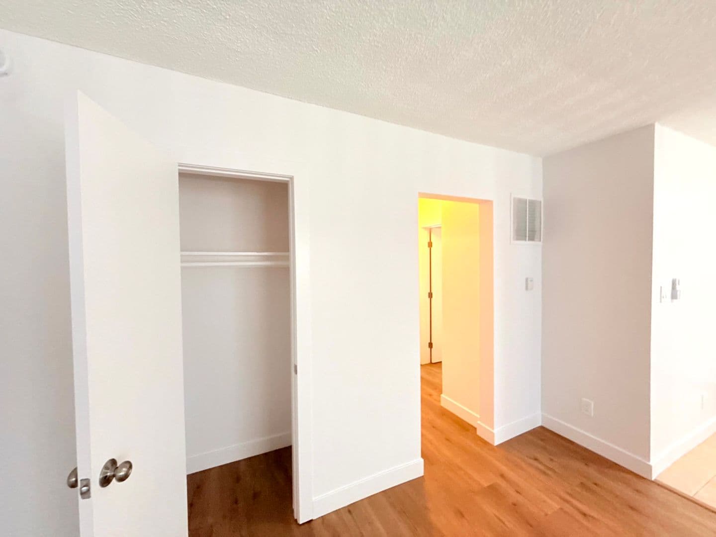 Inglewood Apartment: 853 W Beach Avenue
