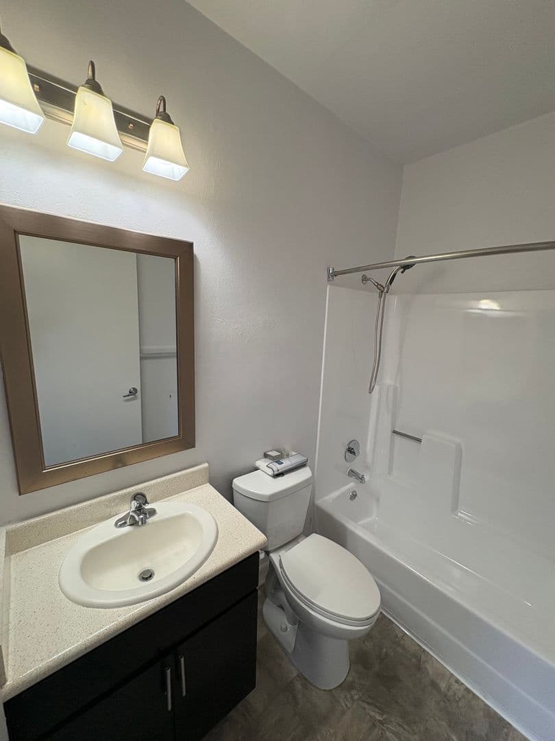 Los Angeles Apartment: 1443 N. Fuller Avenue
