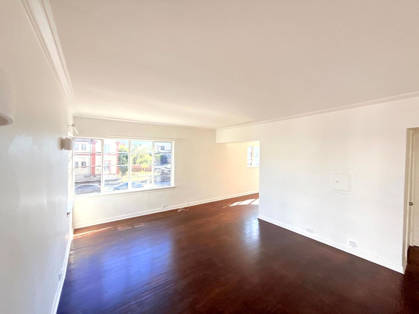 Los Angeles Apartment: 3919 W. 8th Street