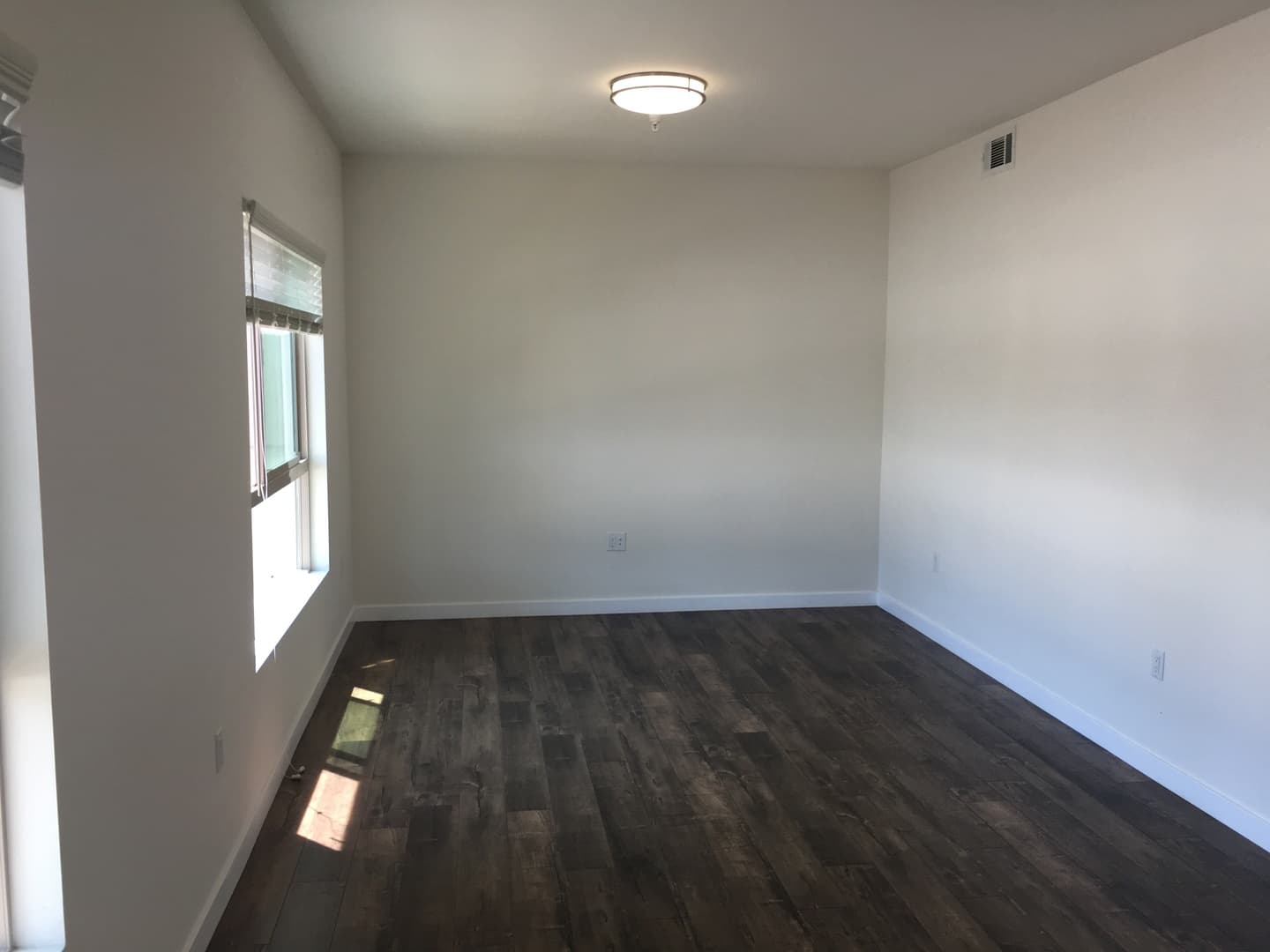 Canoga Park Apartment: 6816 Independence Ave