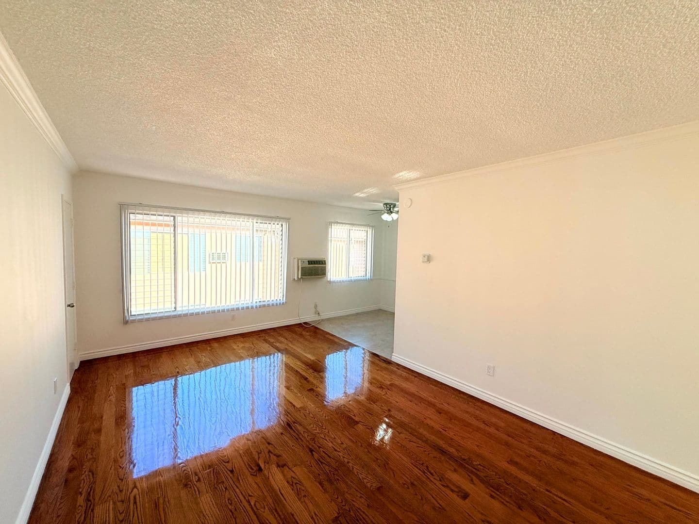 Los Angeles Apartment: 5618 Harold Way