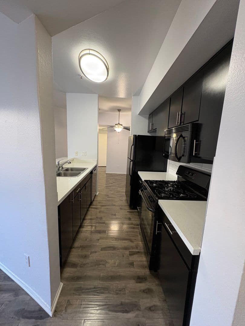 Los Angeles Apartment: 1443 N. Fuller Avenue