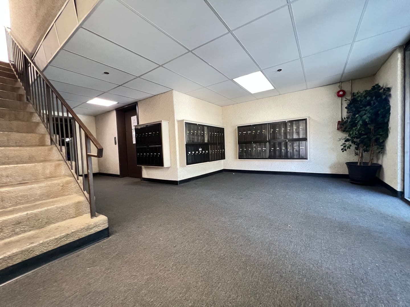 Santa Clarita Apartment: 17740 Scherzinger Lane