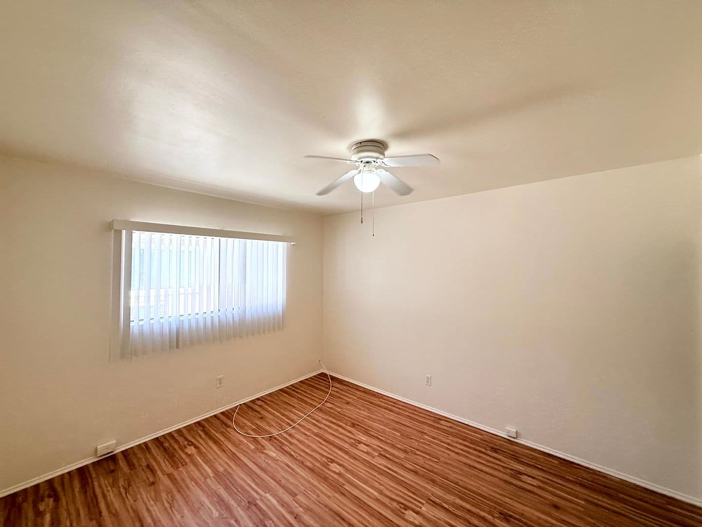 Van Nuys Apartment: 5748 Hazeltine Ave.
