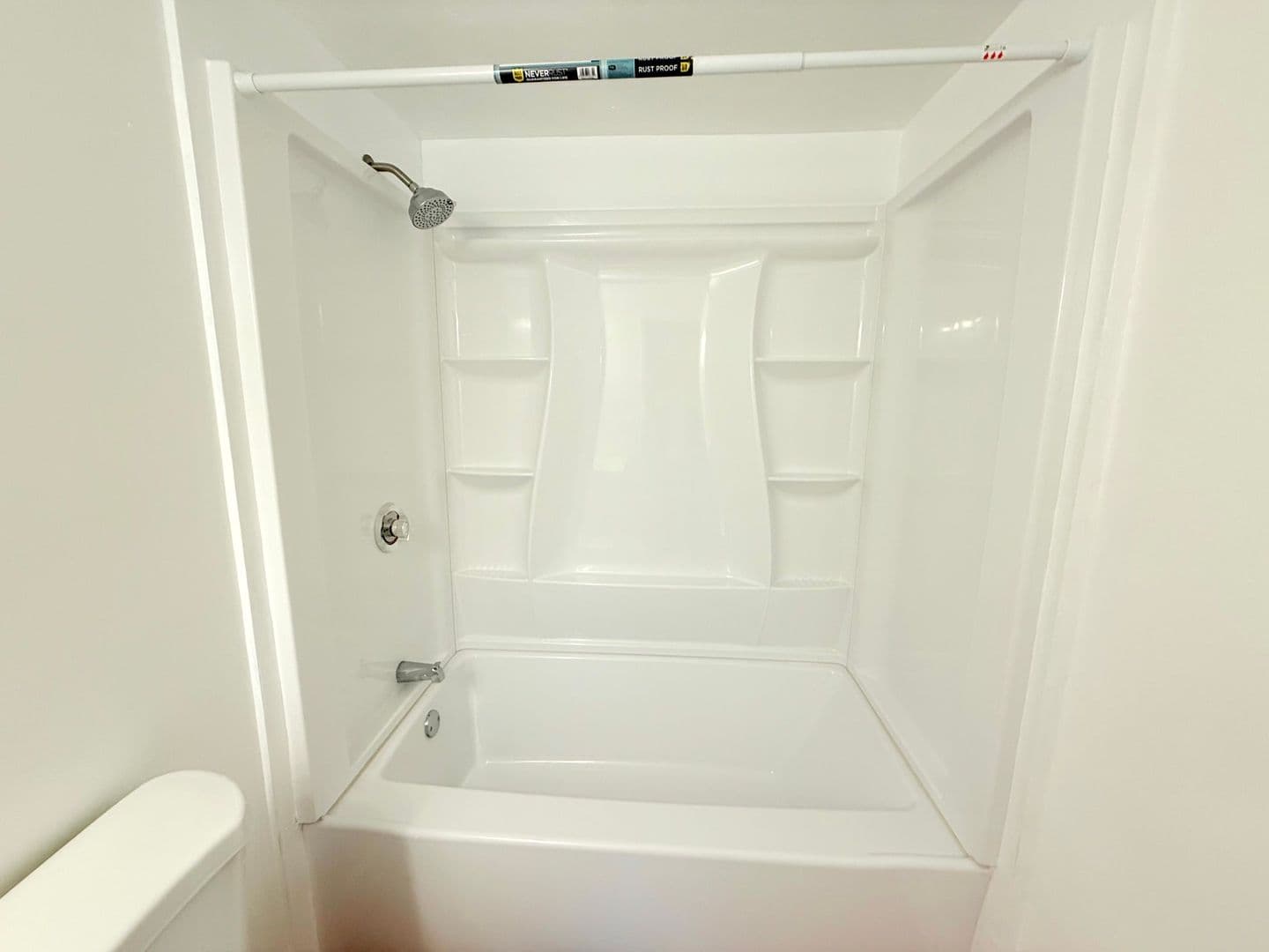 Los Angeles Apartment: 1715 Westmoreland Blvd
