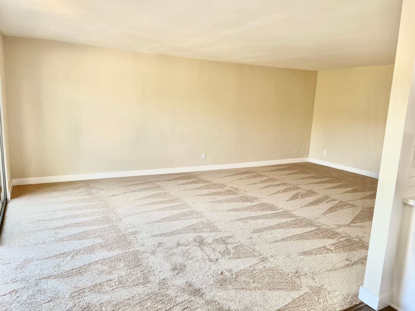 Sherman Oaks Apartment: 4647 Vista Del Monte