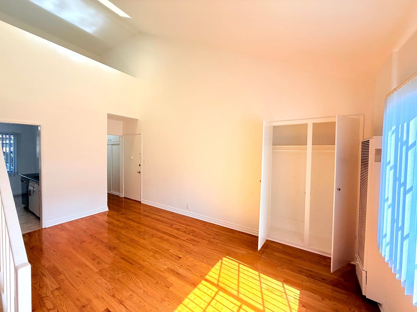 Los Angeles Apartment: 6200-6206 Fountain Avenue