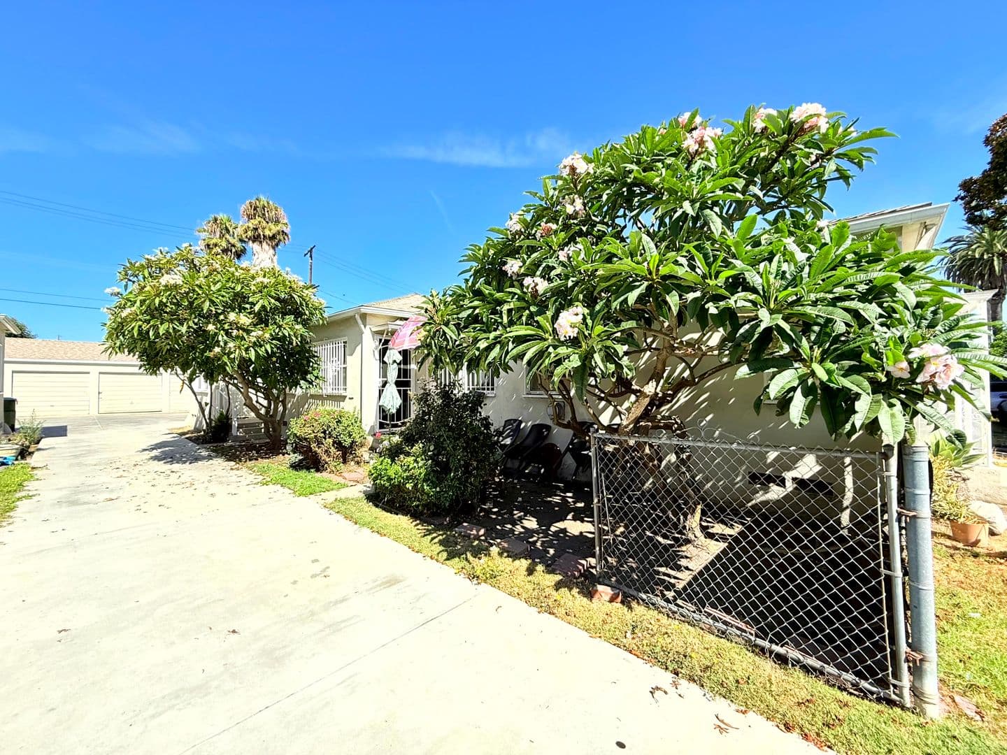Los Angeles Apartment: 3531-3541 12th Avenue