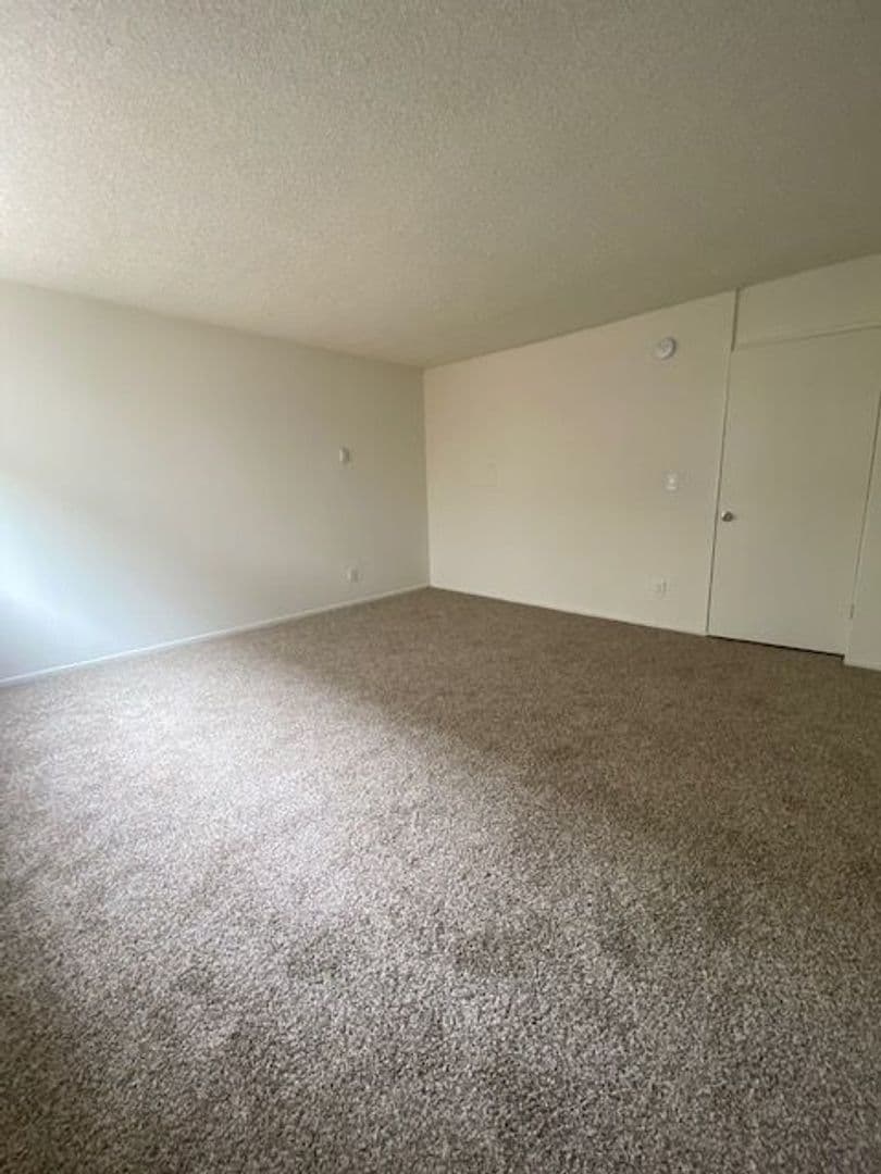 Los Angeles Apartment: 10644 Eastborne Avenue