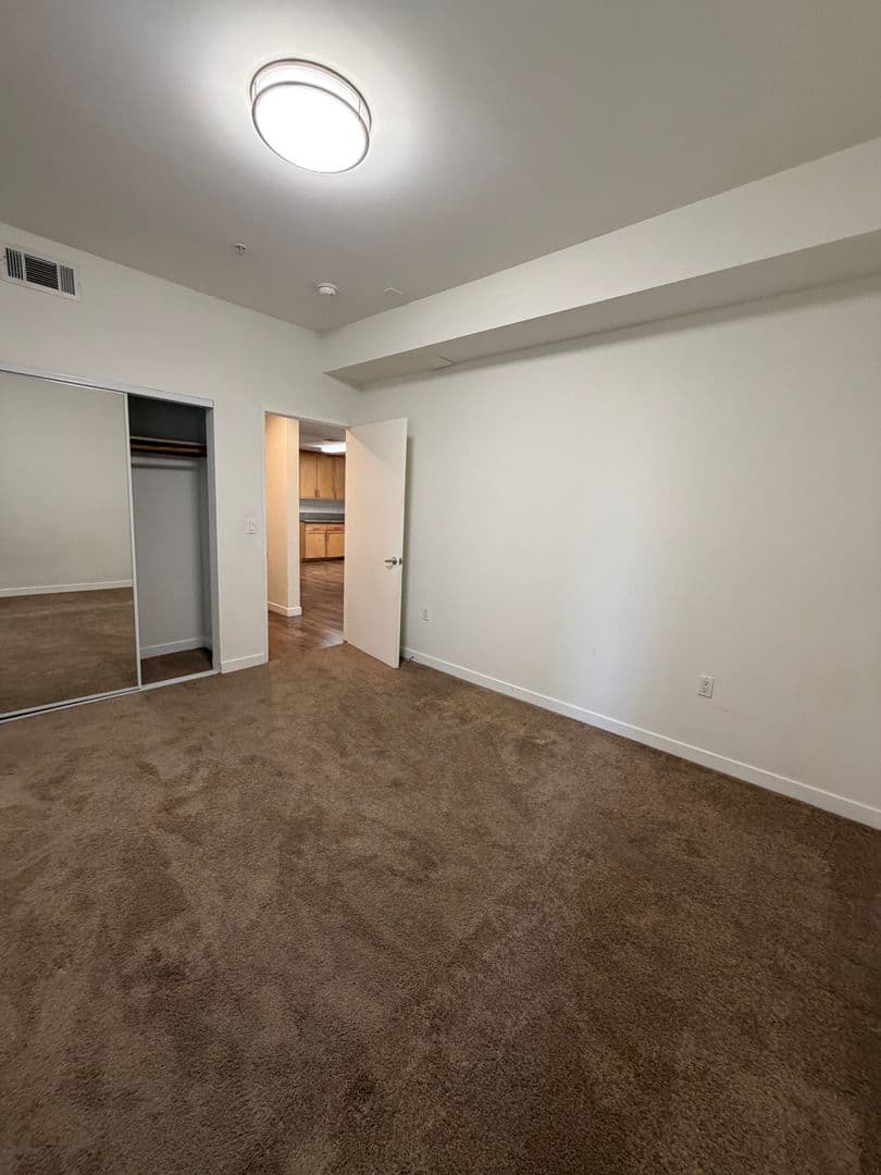 Canoga Park Apartment: 6816 Independence Ave