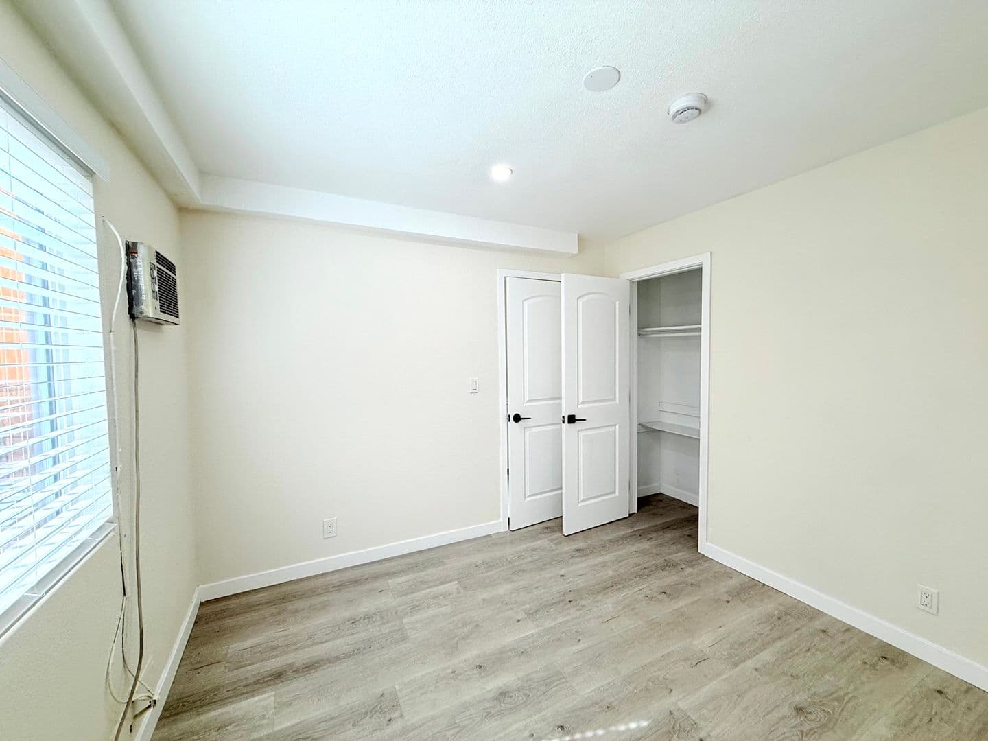 Los Angeles Apartment: 432 N Kingsley Dr.