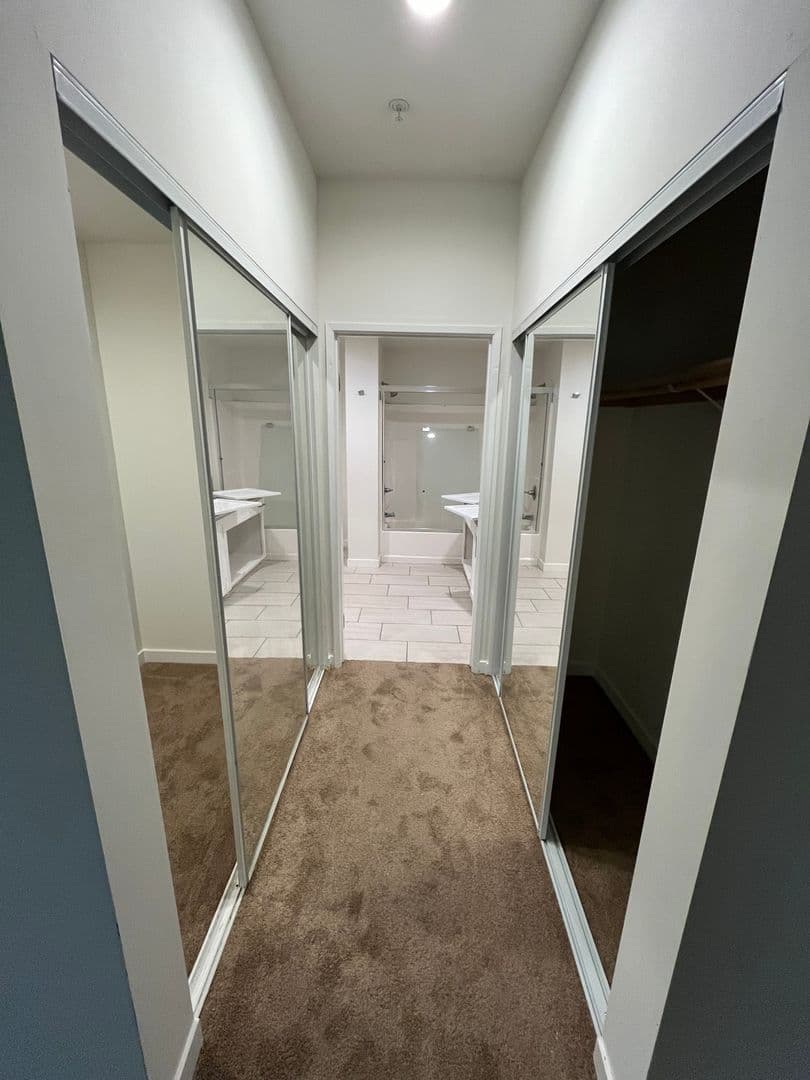 Canoga Park Apartment: 6816 Independence Ave