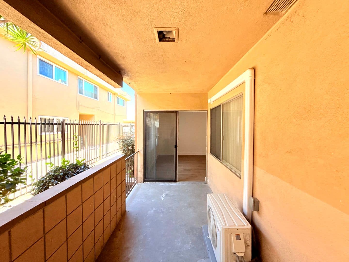 Inglewood Apartment: 853 W Beach Avenue