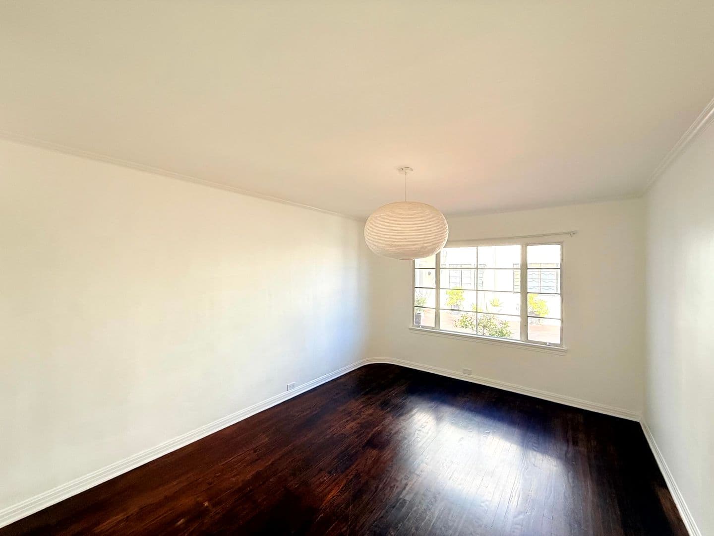 Los Angeles Apartment: 3919 W. 8th Street