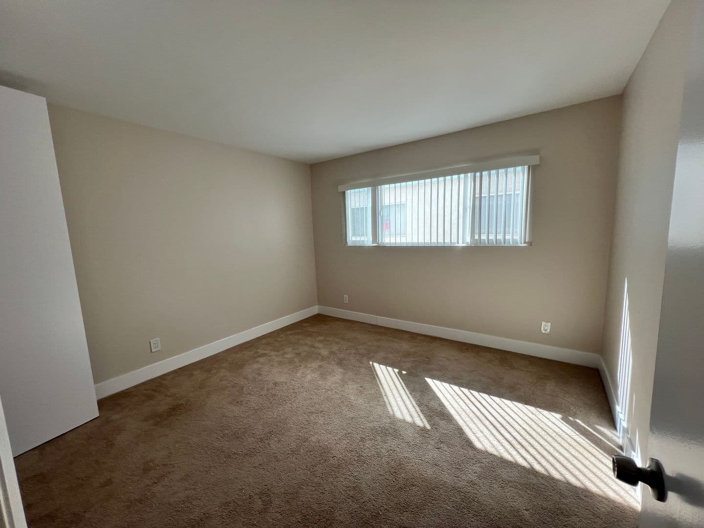 Sherman Oaks Apartment: 4647 Vista Del Monte