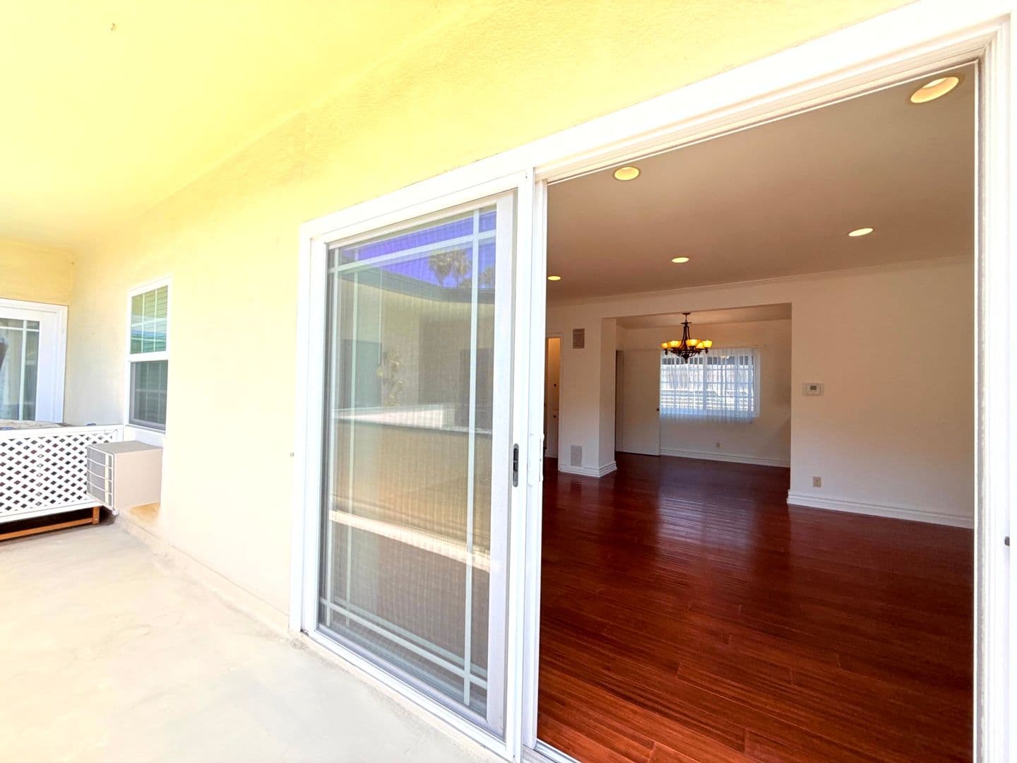 West Hollywood Apartment: 8130 Norton Ave