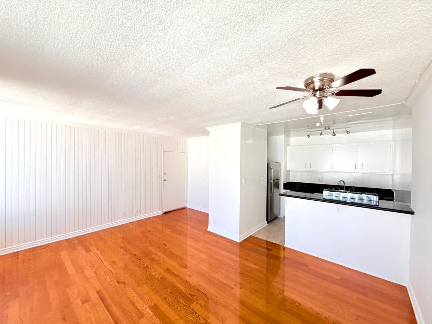 Los Angeles Apartment: 1029 N. Ardmore Avenue