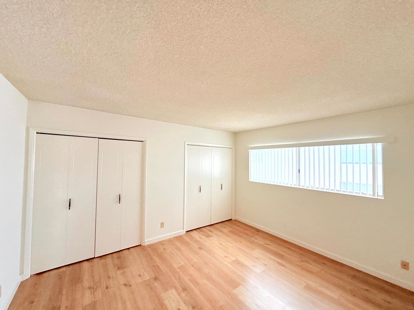 Los Angeles Apartment: 1275 Barry Avenue