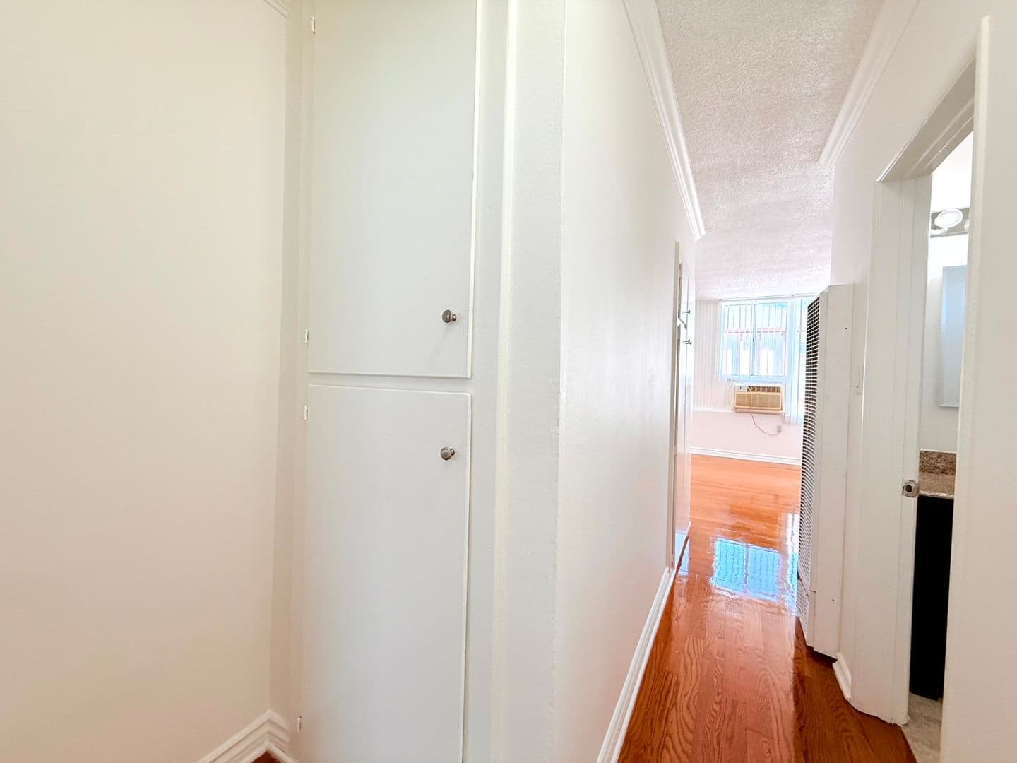 Los Angeles Apartment: 1029 N. Ardmore Avenue