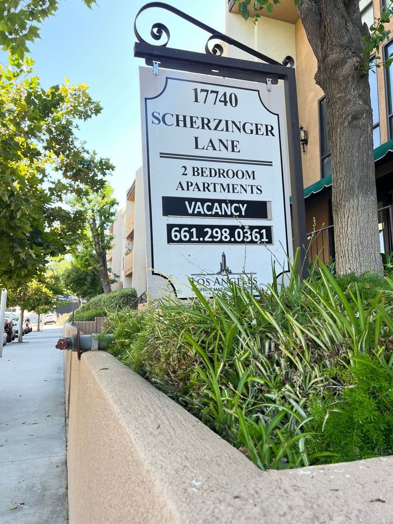 Santa Clarita Apartment: 17740 Scherzinger Lane