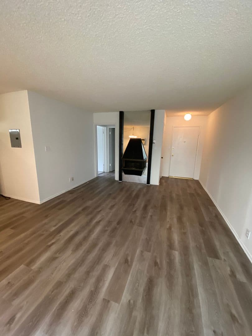 Los Angeles Apartment: 10558 Eastborne Avenue