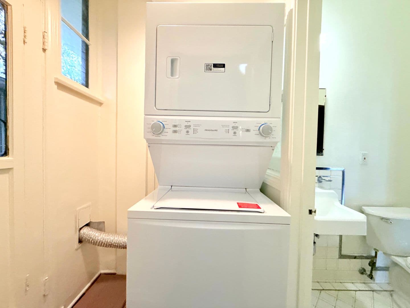 Los Angeles Apartment: 7660 Hollywood Boulevard