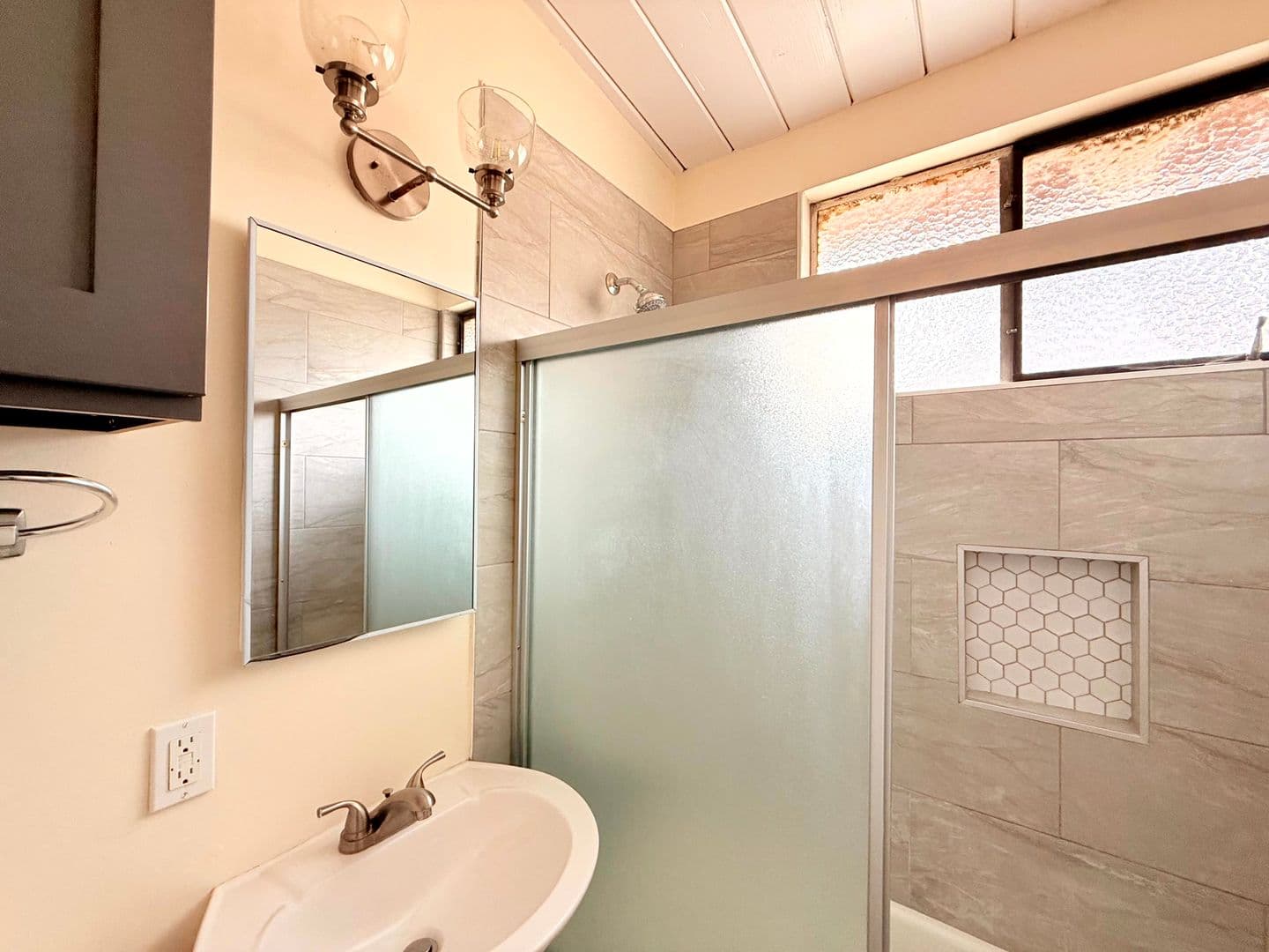 Pasadena Apartment: 753 Worcester Avenue