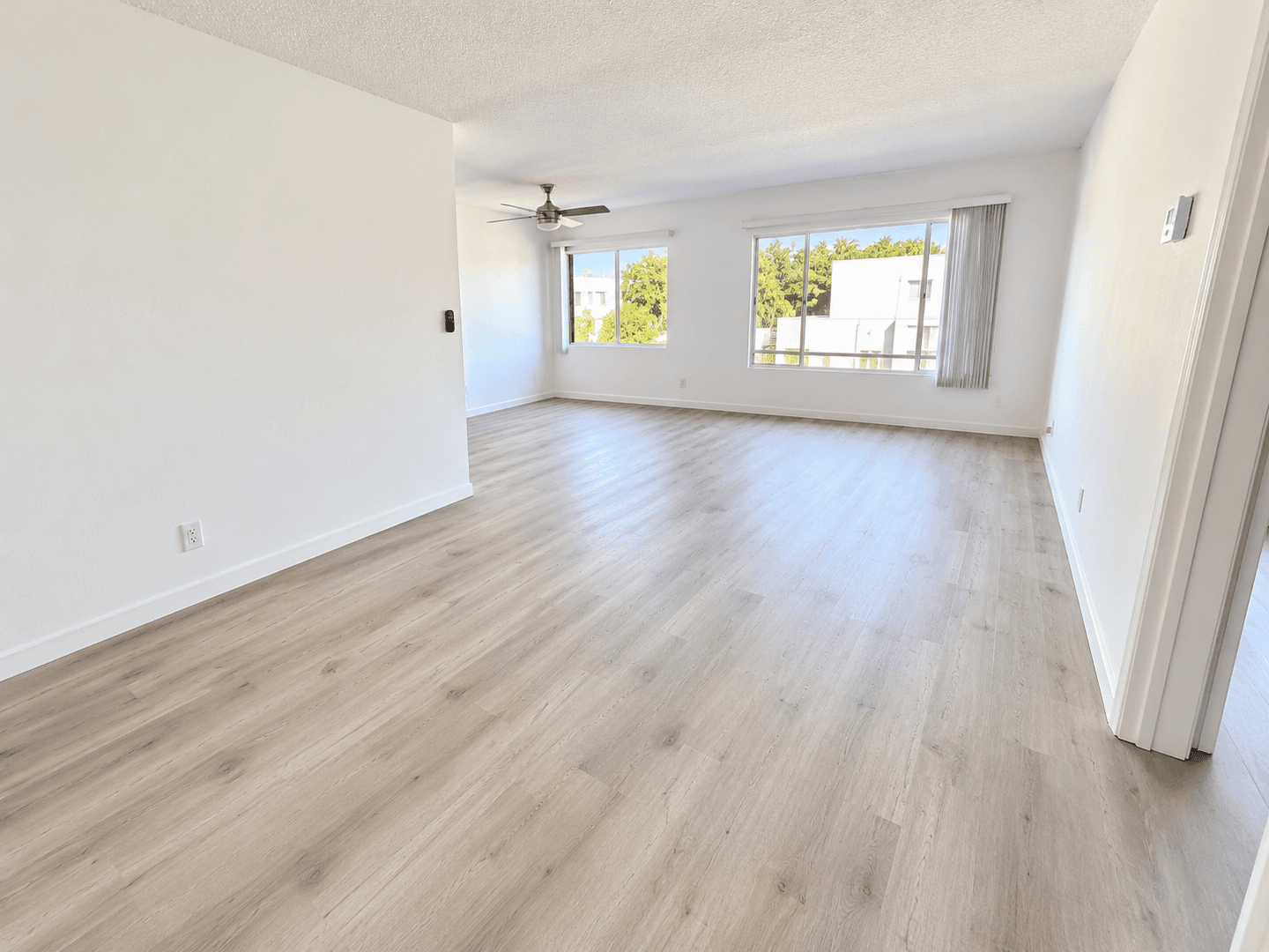 West Hollywood Apartment: 650 Westbourne Drive