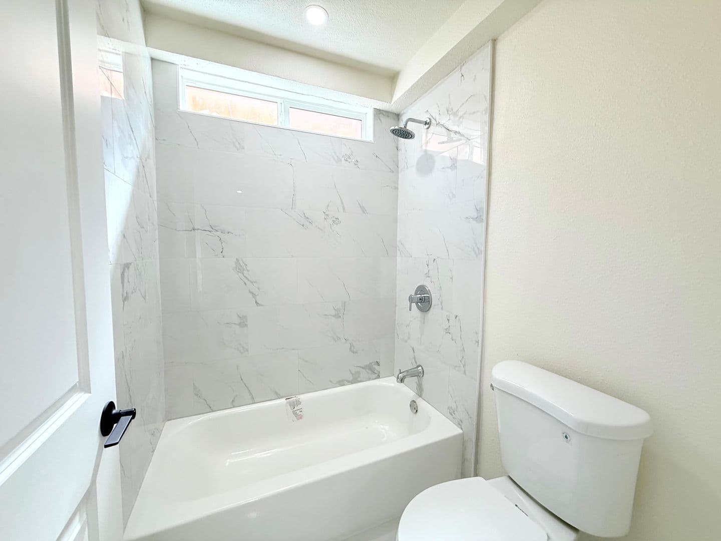 Los Angeles Apartment: 432 N Kingsley Dr.