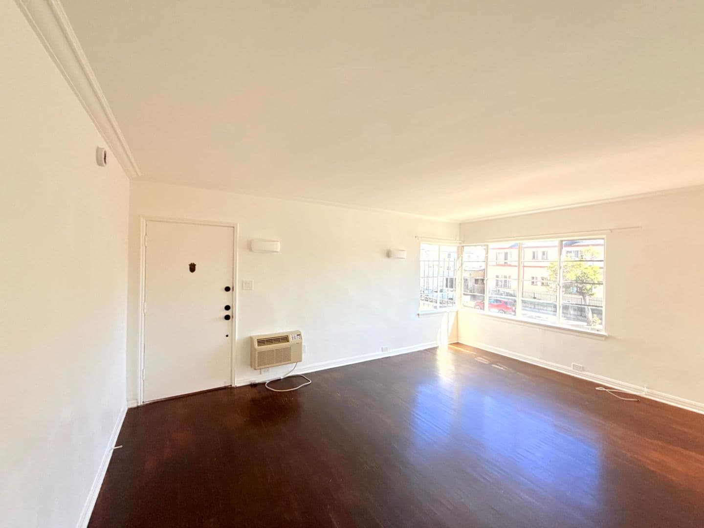 Los Angeles Apartment: 3919 W. 8th Street
