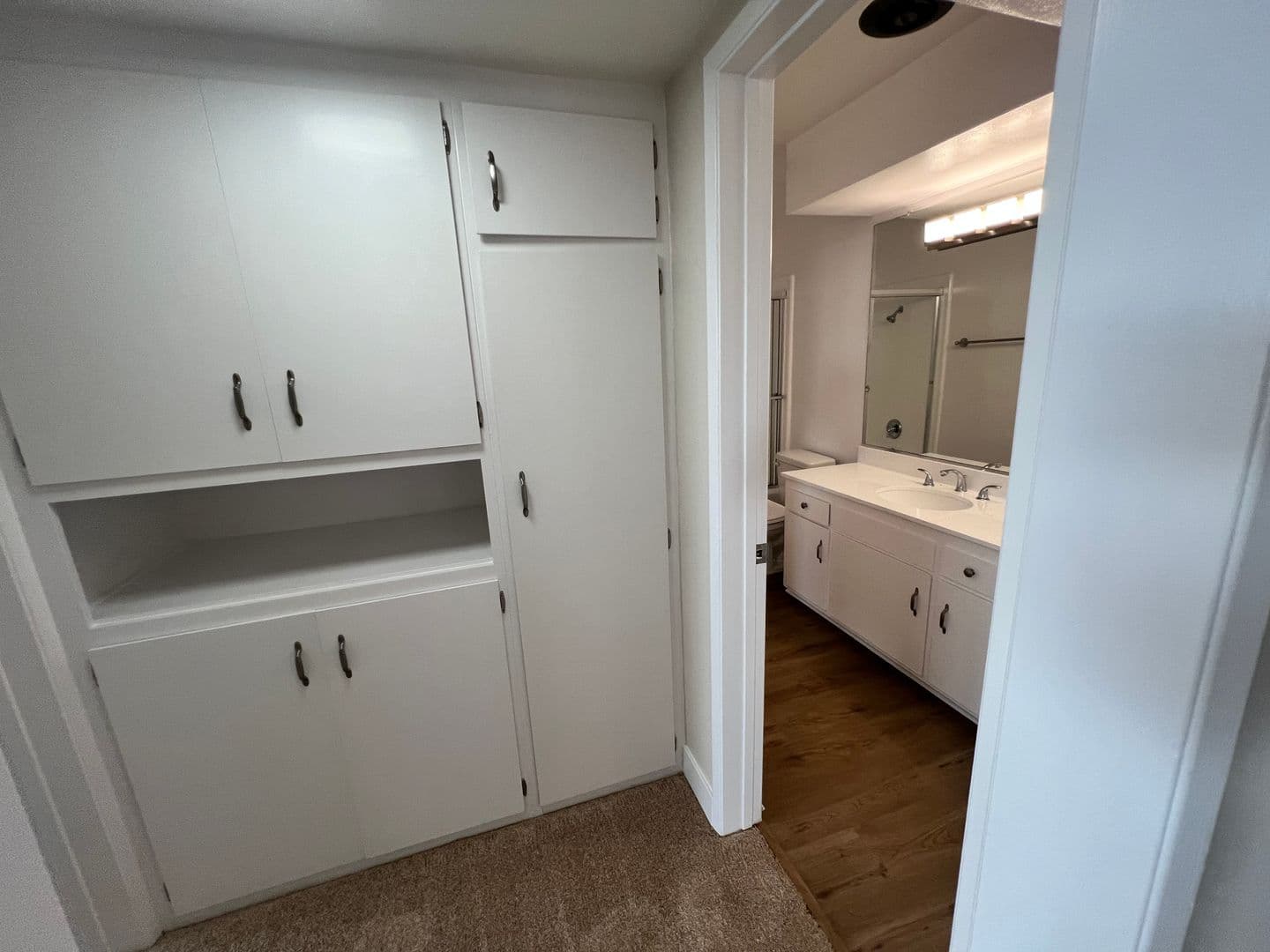 Sherman Oaks Apartment: 4647 Vista Del Monte