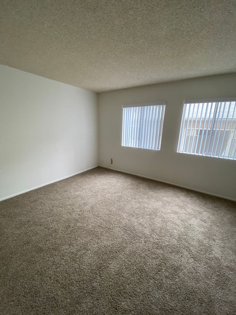 Los Angeles Apartment: 10558 Eastborne Avenue