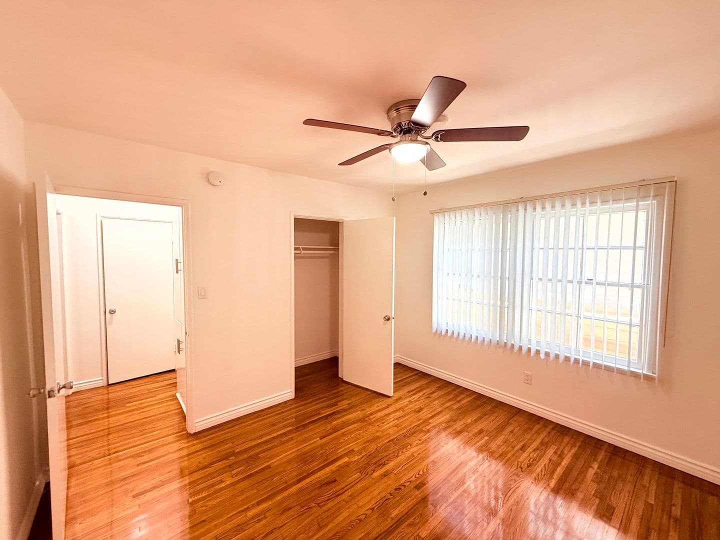 Los Angeles Apartment: 1415 Hudson Avenue