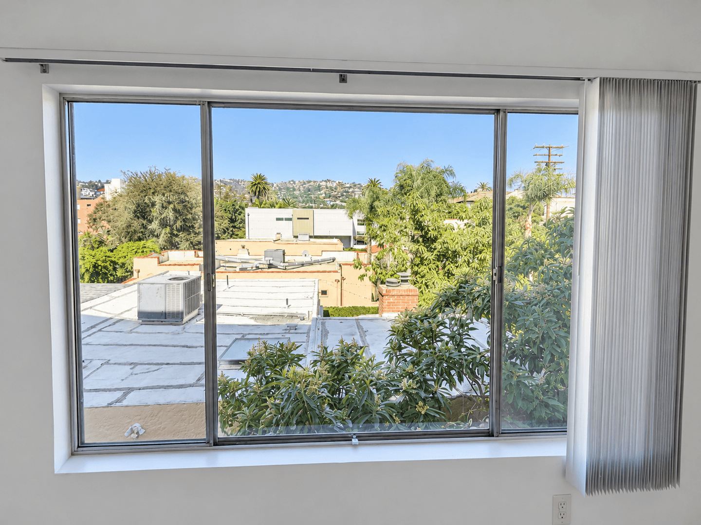 West Hollywood Apartment: 650 Westbourne Drive