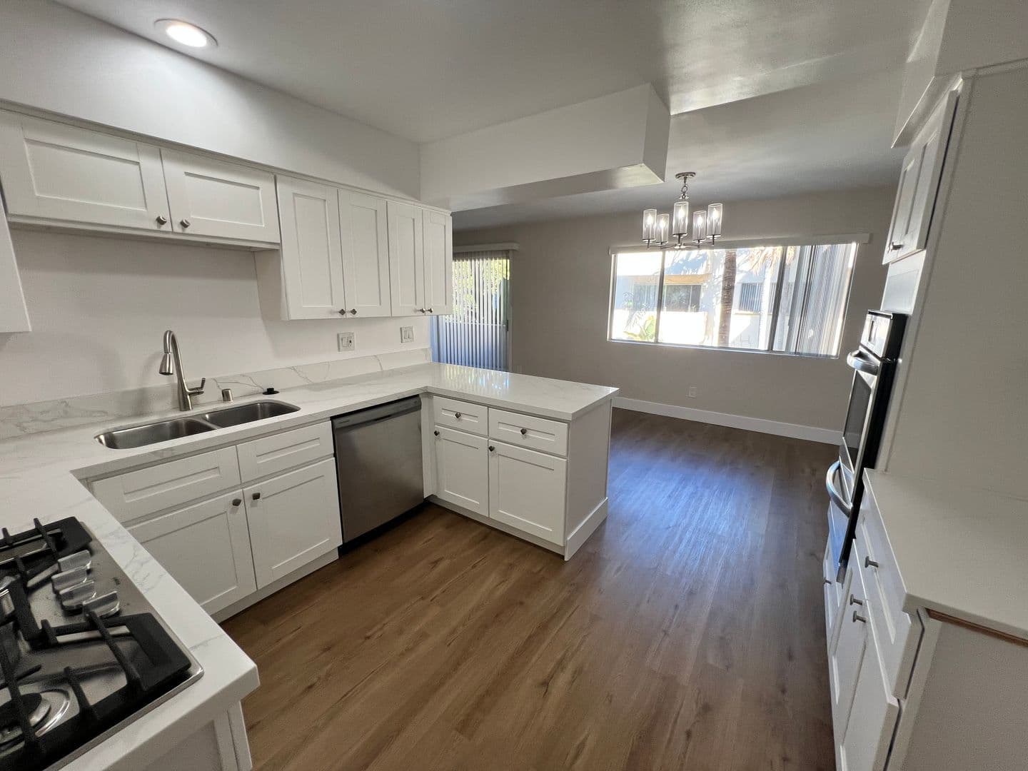 Sherman Oaks Apartment: 4647 Vista Del Monte
