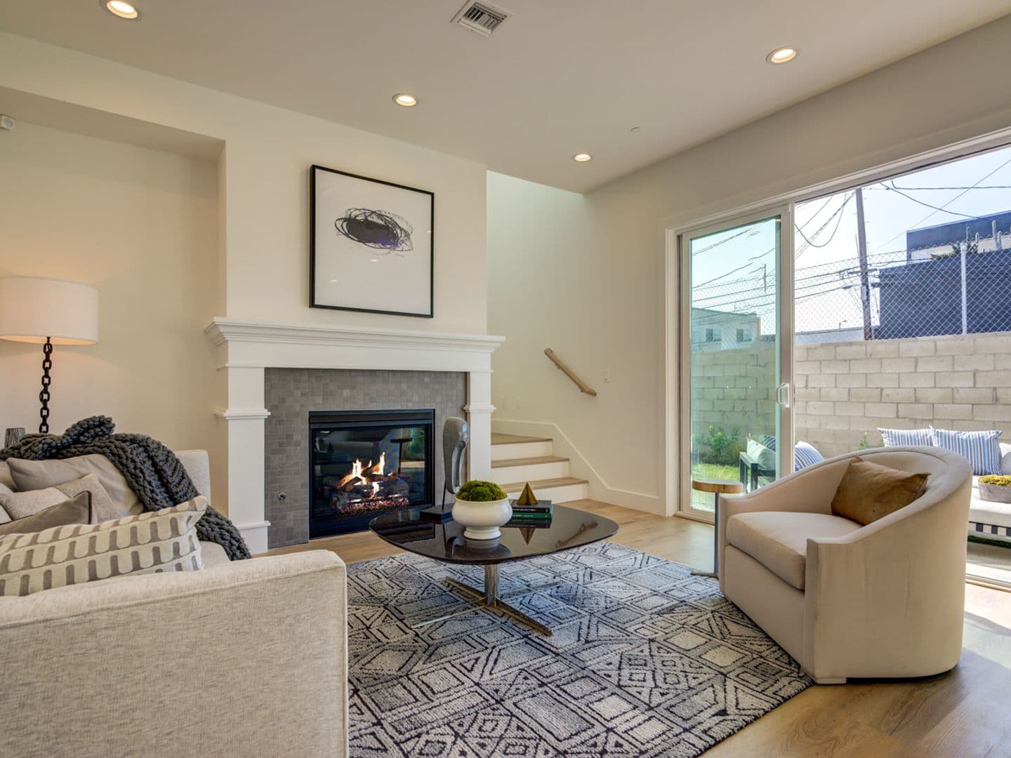 Los Angeles Townhome: 6016 - 6018 Comey Ave