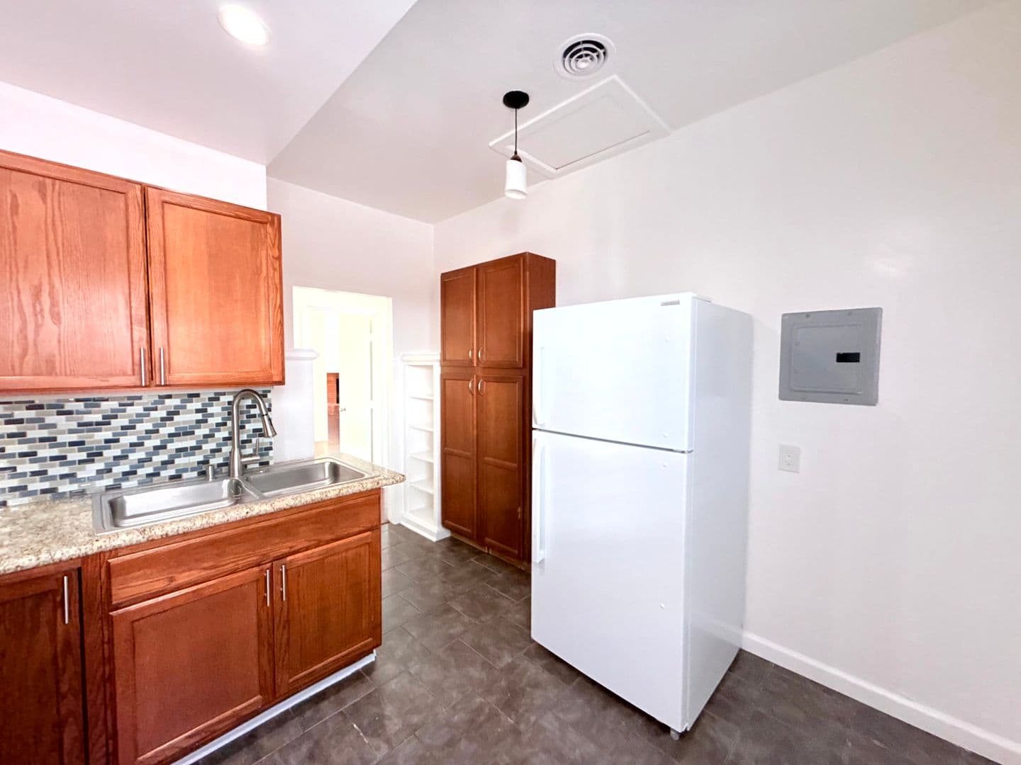 Pasadena Apartment: 607-611 N. El Molino Ave.