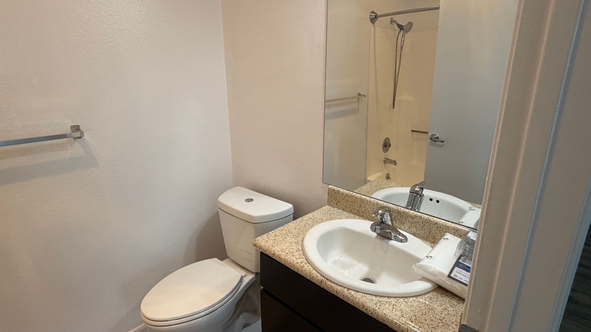 Los Angeles Apartment: 1443 N. Fuller Avenue